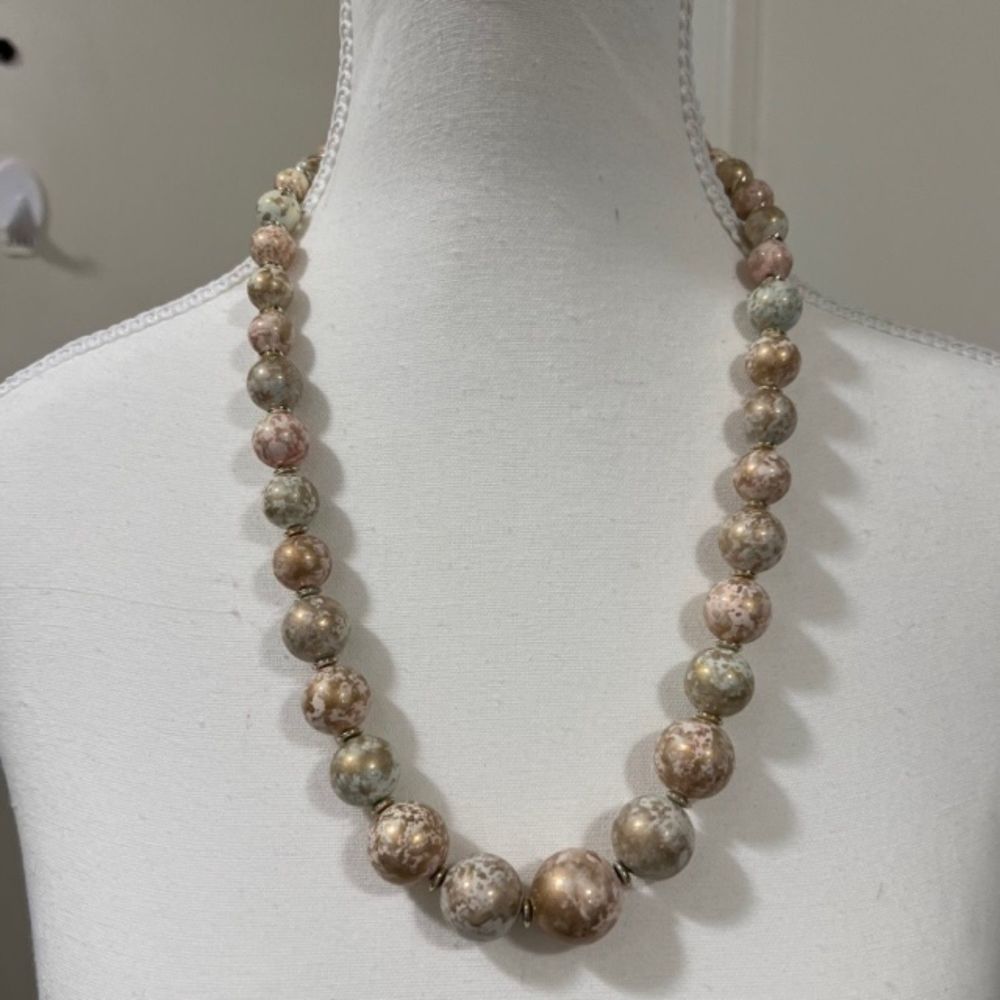 Pink White Green Gold Marbled Graduated Beads 24 Inch Necklace